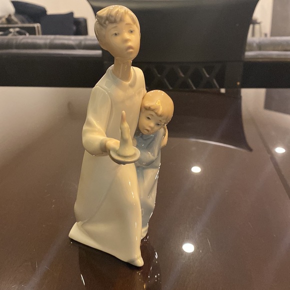 HOST PICK ! ⭐️LLADRO Daisa figurine. - Picture 2 of 8